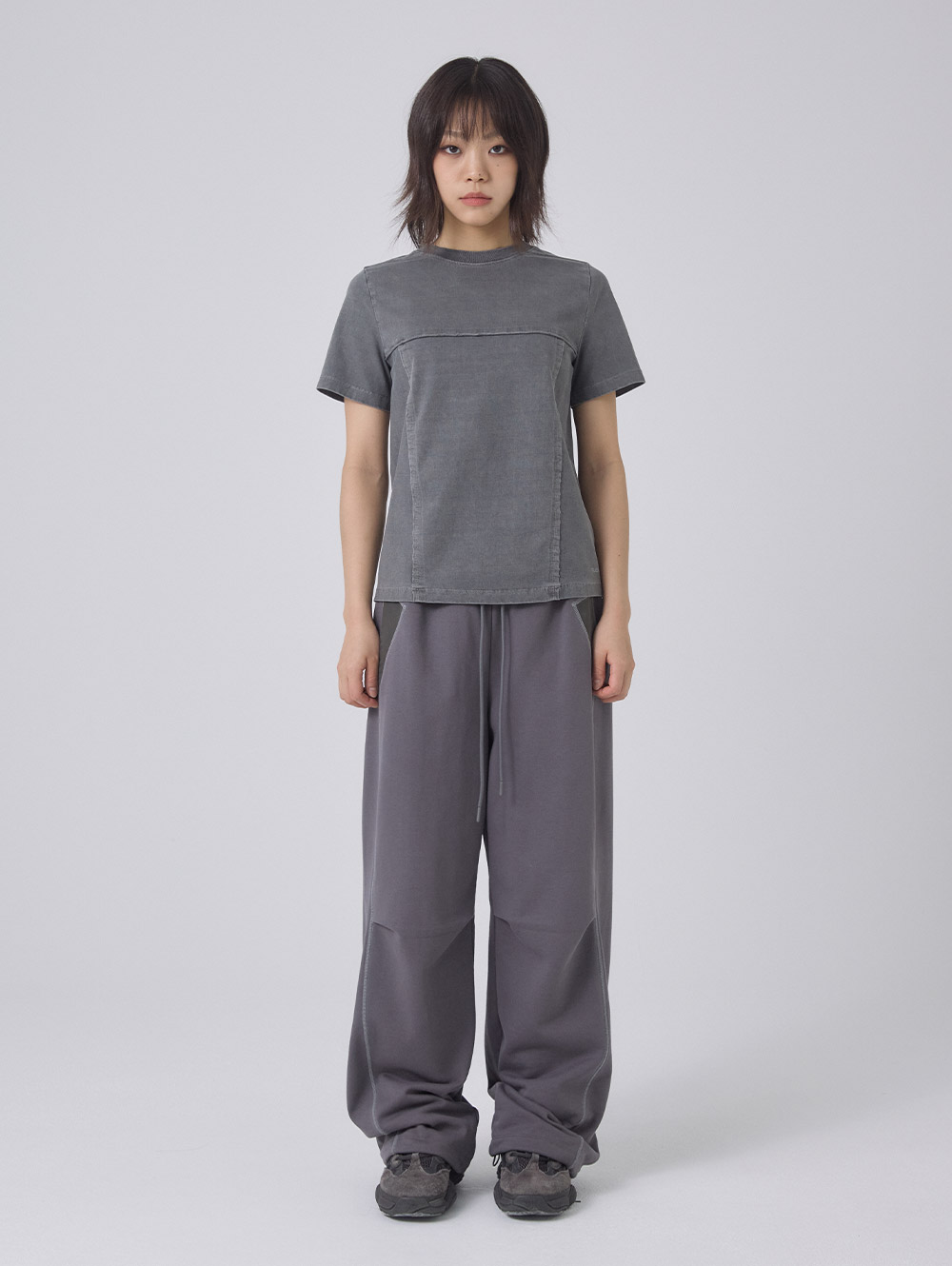 GARMENT DYED SEAM POINT T-SHIRTS [CHARCOAL]